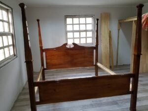 Dave Roots Collection - Four Post King Bed (Pine)